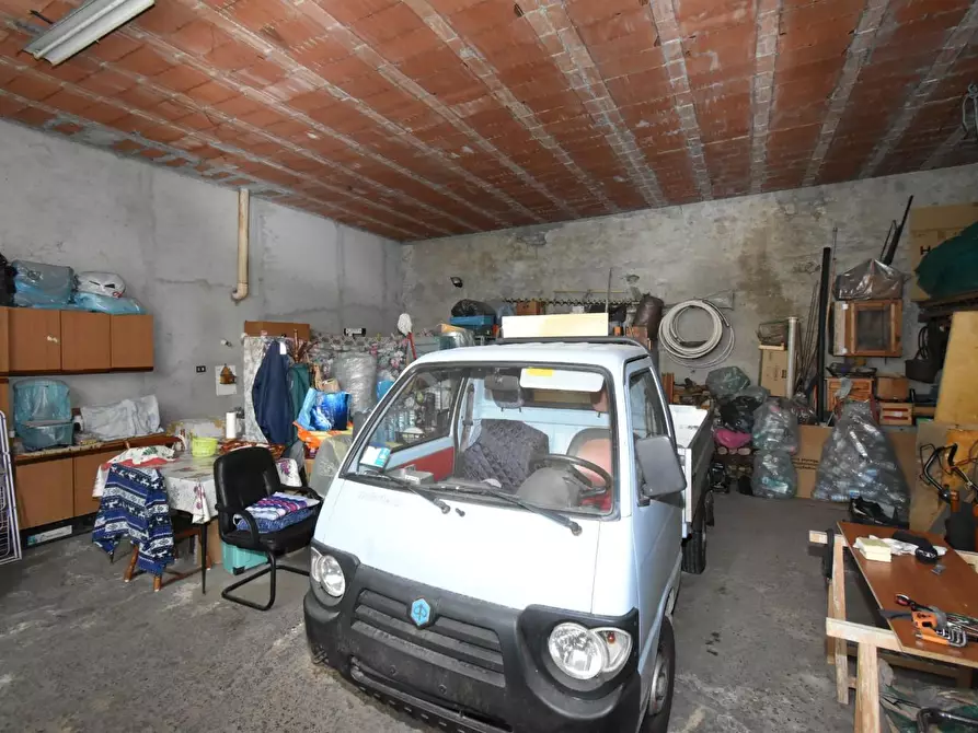 Immagine 3 di Magazzino in vendita  a San Giuliano Terme