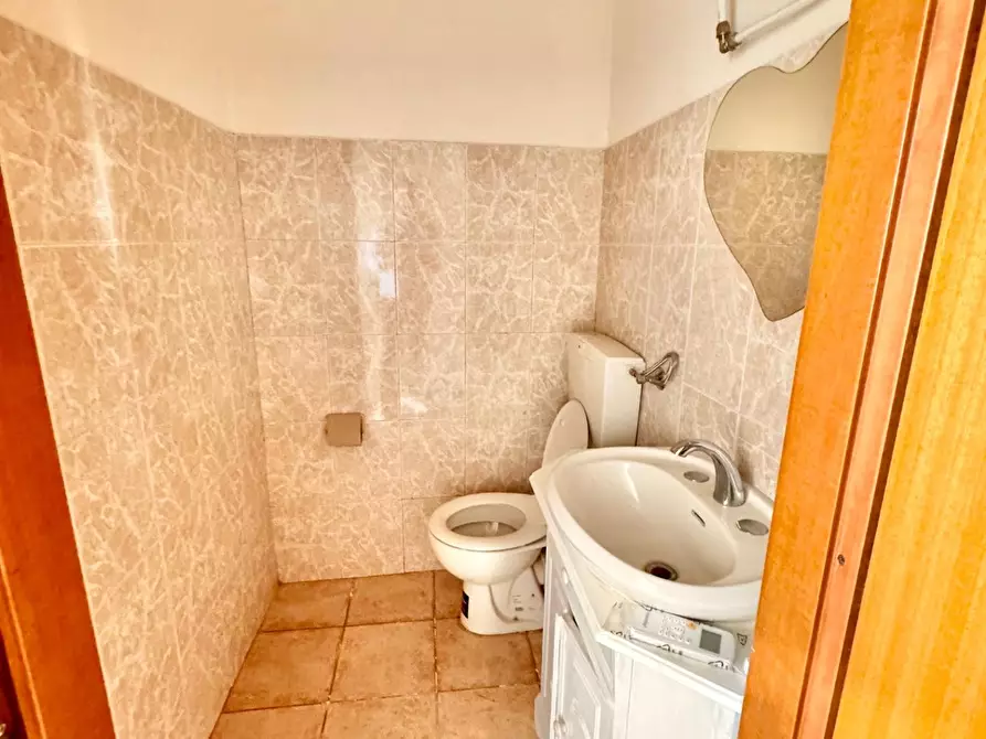 Immagine 8 di Locale commerciale in affitto  a Ponsacco