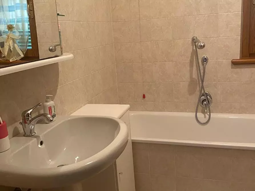 Immagine 2 di Villetta a schiera in vendita  a Camaiore