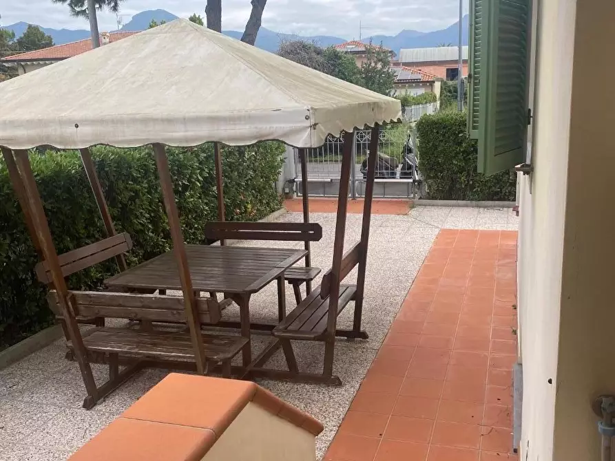 Immagine 14 di Villetta a schiera in vendita  a Camaiore