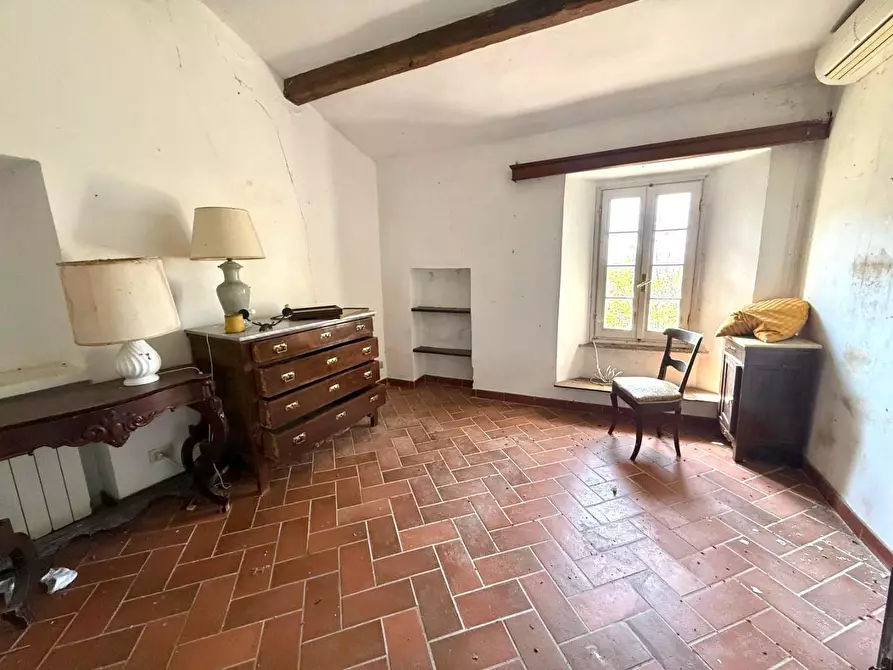 Immagine 8 di Casa colonica in vendita  a Massa
