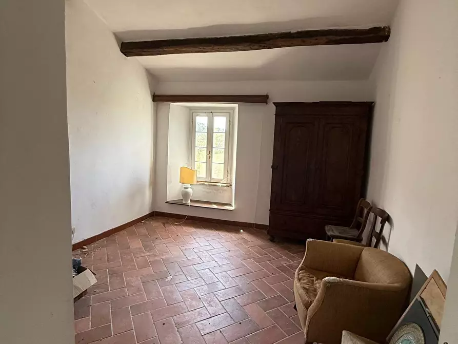 Immagine 7 di Casa colonica in vendita  a Massa