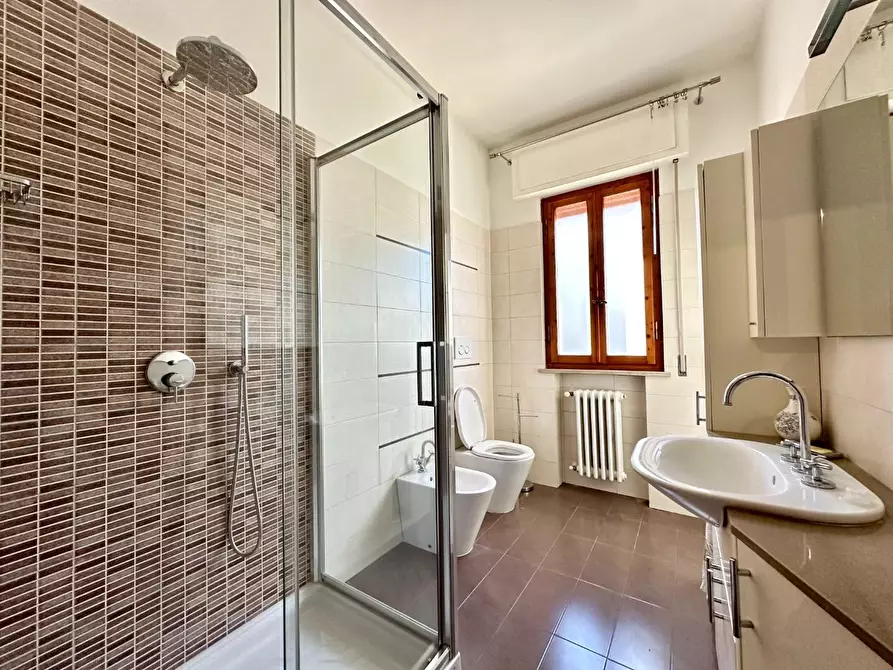 Immagine 28 di Appartamento in vendita  a Lucca