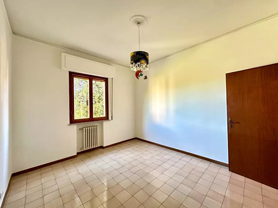 Immagine 19 di Appartamento in vendita  a Lucca