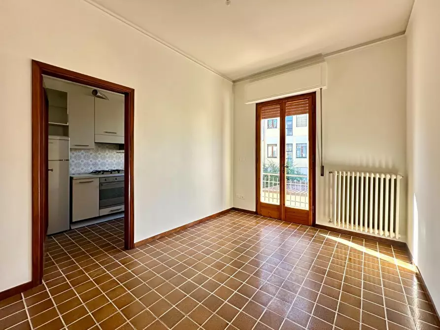 Immagine 10 di Appartamento in vendita  a Lucca