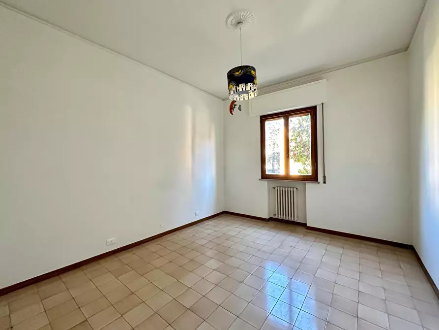 Immagine 17 di Appartamento in vendita  a Lucca