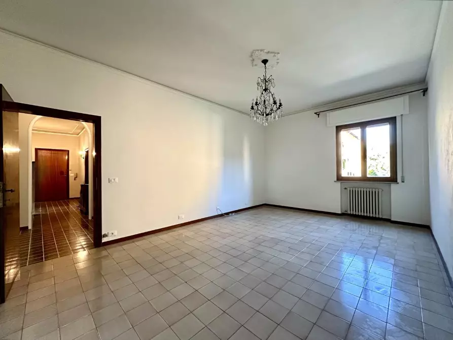 Immagine 21 di Appartamento in vendita  a Lucca