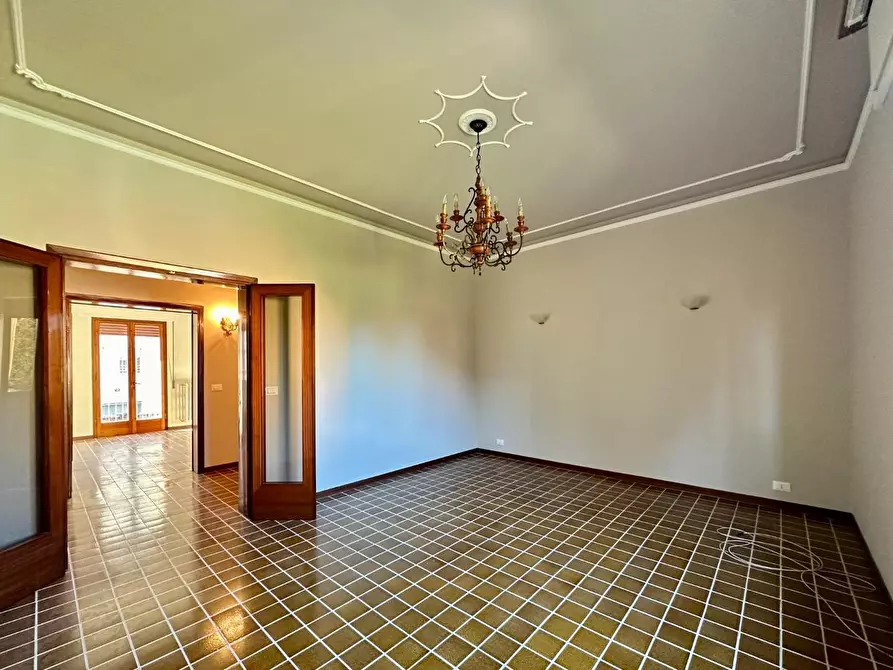 Immagine 5 di Appartamento in vendita  a Lucca