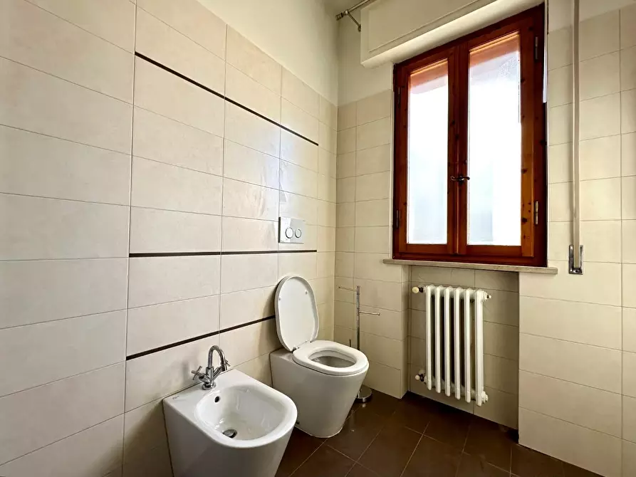 Immagine 31 di Appartamento in vendita  a Lucca