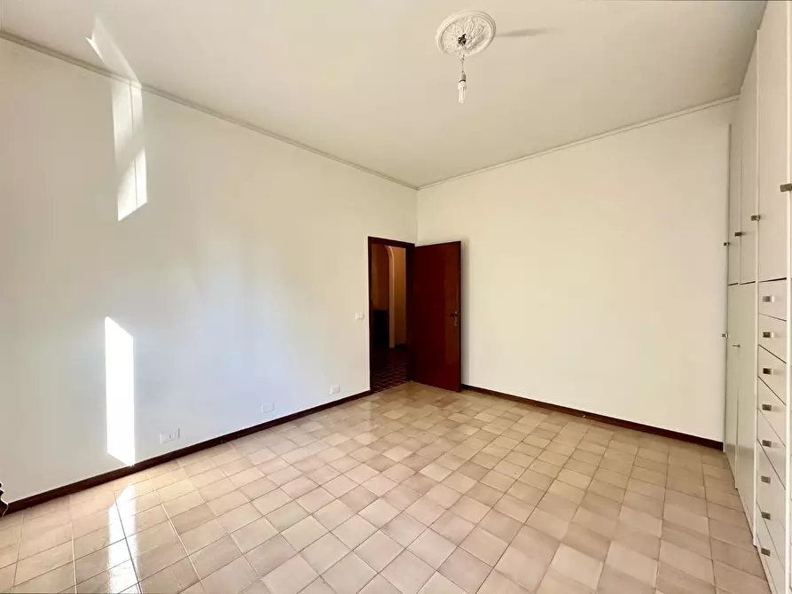 Immagine 24 di Appartamento in vendita  a Lucca