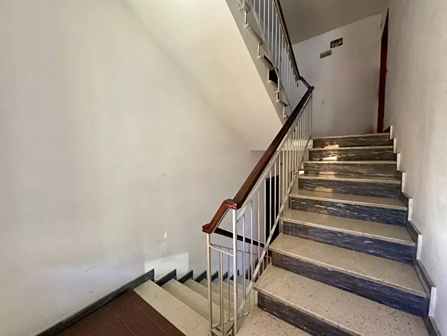 Immagine 34 di Appartamento in vendita  a Lucca