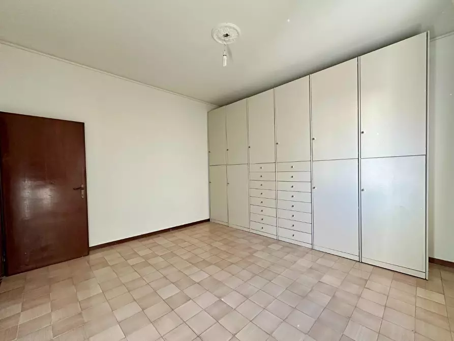 Immagine 25 di Appartamento in vendita  a Lucca