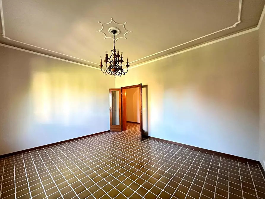 Immagine 6 di Appartamento in vendita  a Lucca