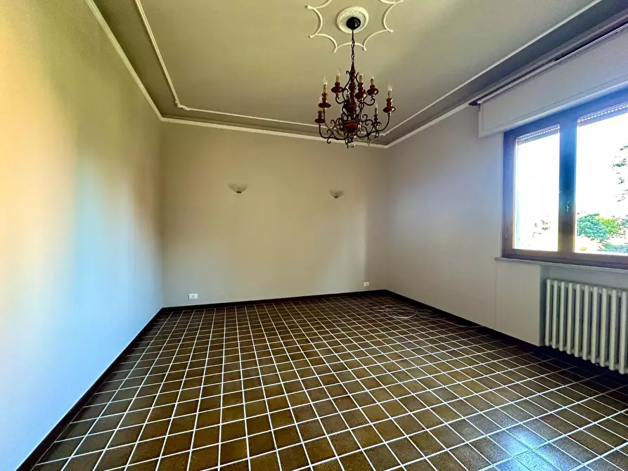 Immagine 4 di Appartamento in vendita  a Lucca