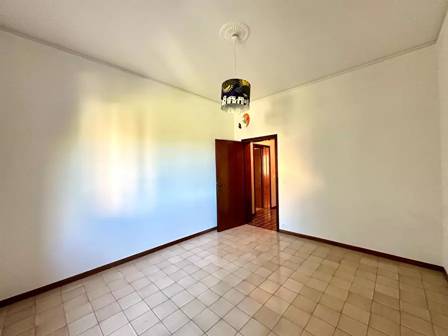 Immagine 27 di Appartamento in vendita  a Lucca