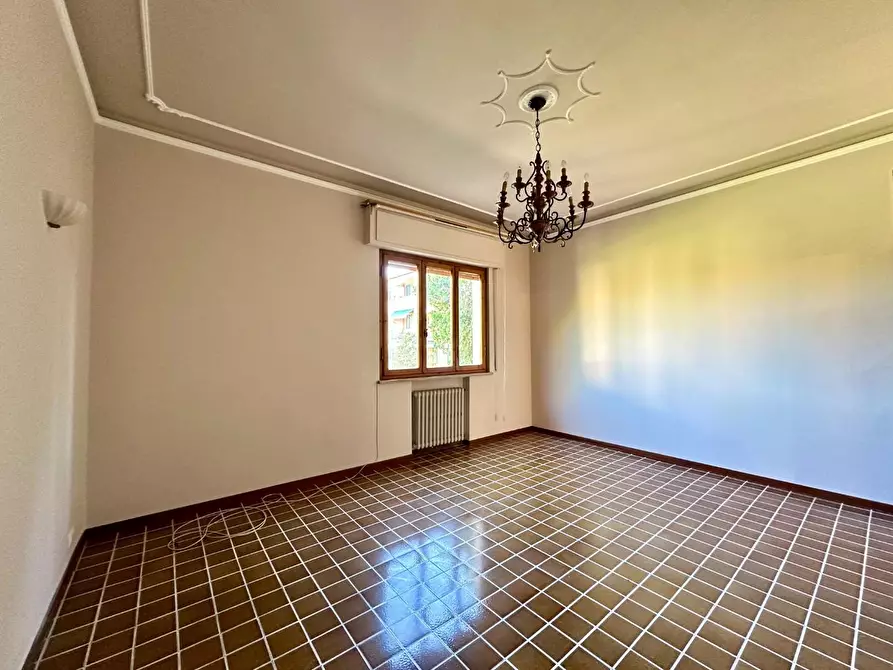 Immagine 3 di Appartamento in vendita  a Lucca