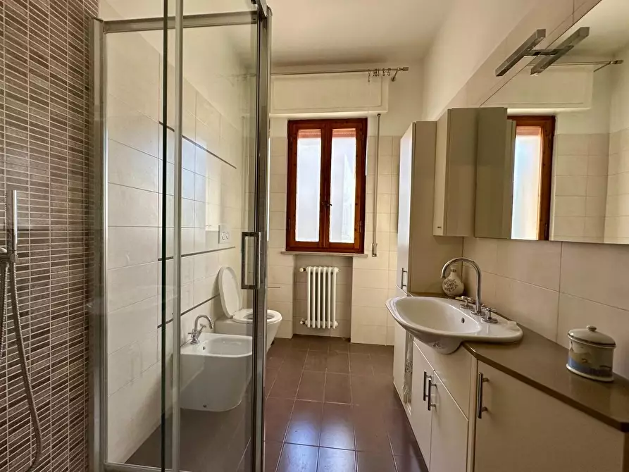 Immagine 30 di Appartamento in vendita  a Lucca