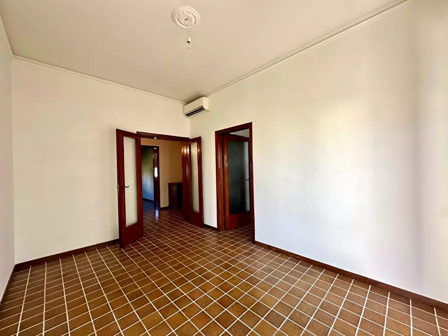 Immagine 8 di Appartamento in vendita  a Lucca