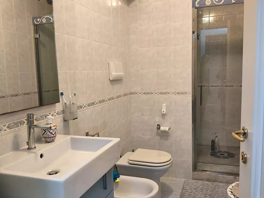 Immagine 11 di Casa semindipendente in vendita  a Carrara