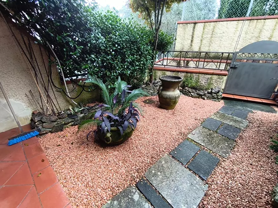 Immagine 32 di Casa semindipendente in vendita  a Carrara