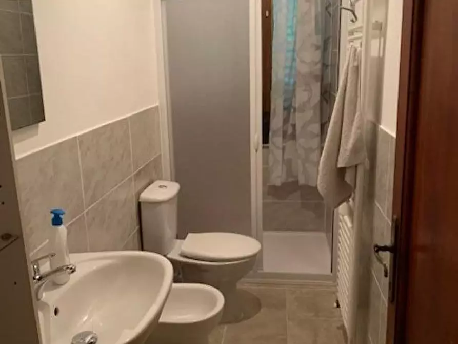 Immagine 10 di Appartamento in vendita  a Uzzano