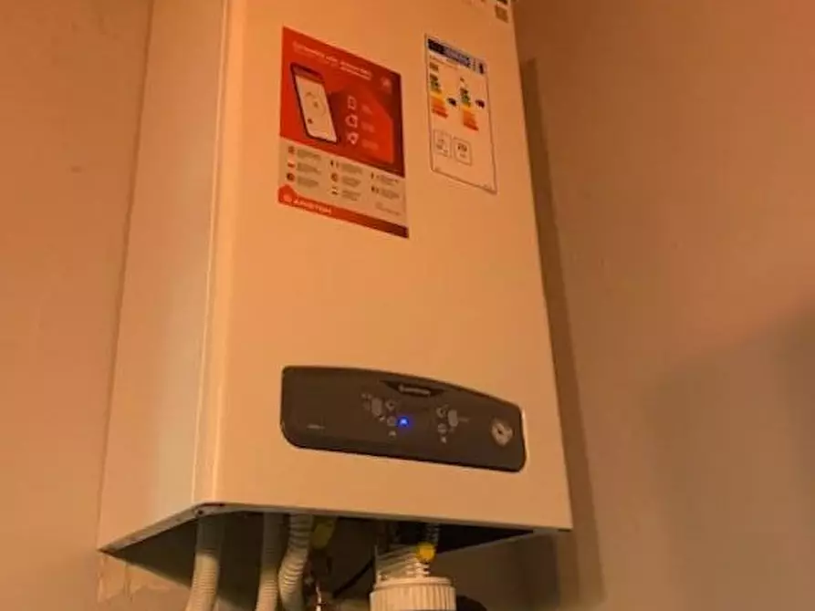 Immagine 9 di Appartamento in vendita  a Uzzano