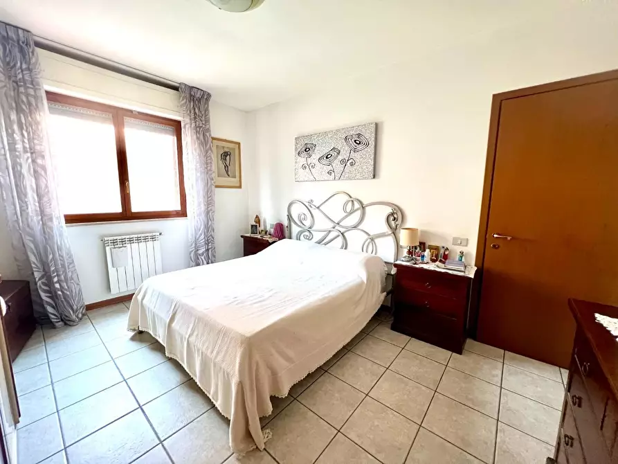 Immagine 17 di Appartamento in vendita  a Pontedera