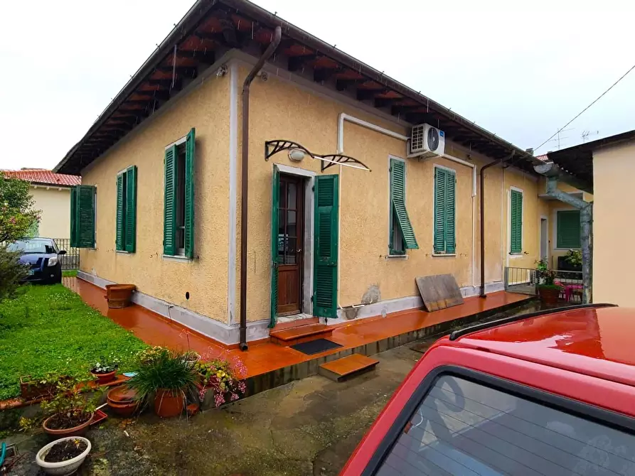 Immagine 16 di Casa bifamiliare in vendita  a Pietrasanta