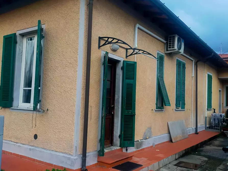 Immagine 18 di Casa bifamiliare in vendita  a Pietrasanta
