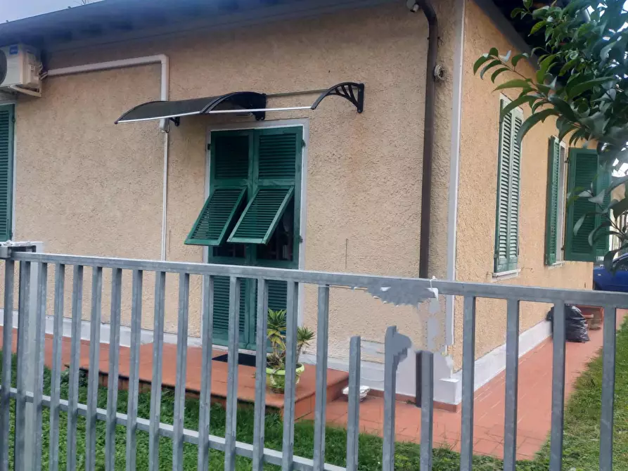 Immagine 19 di Casa bifamiliare in vendita  a Pietrasanta