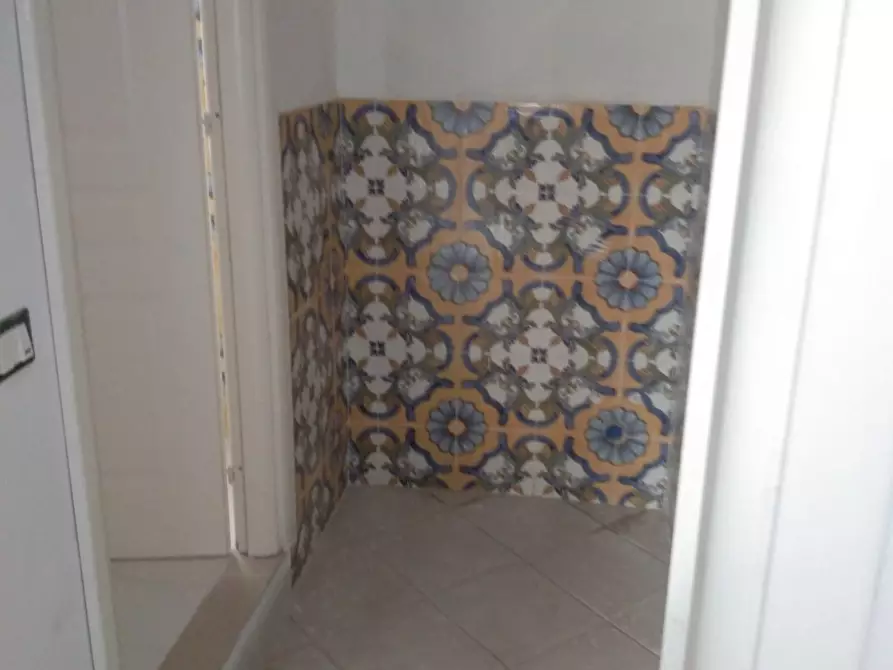 Immagine 10 di Locale commerciale in affitto  a Prato