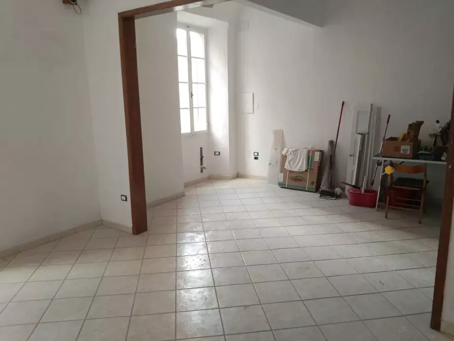 Immagine 12 di Locale commerciale in affitto  a Prato