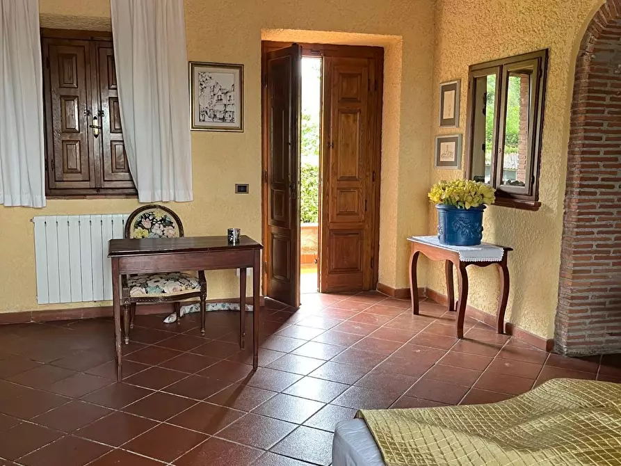 Immagine 21 di Villa in vendita  a Massarosa