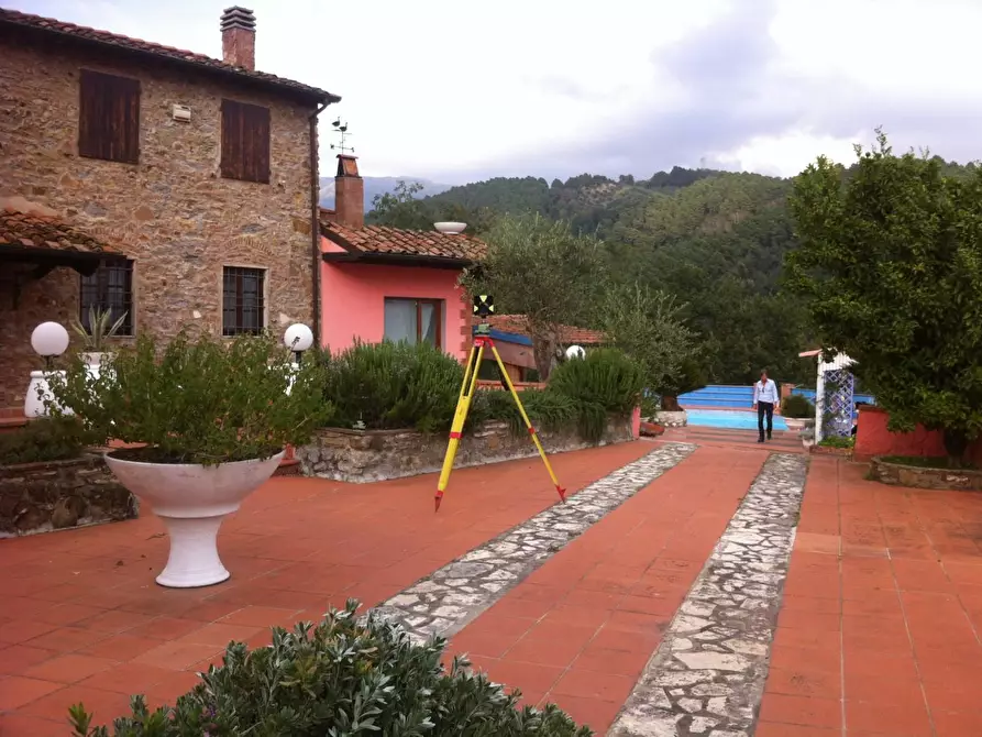 Immagine 5 di Villa in vendita  a Massarosa