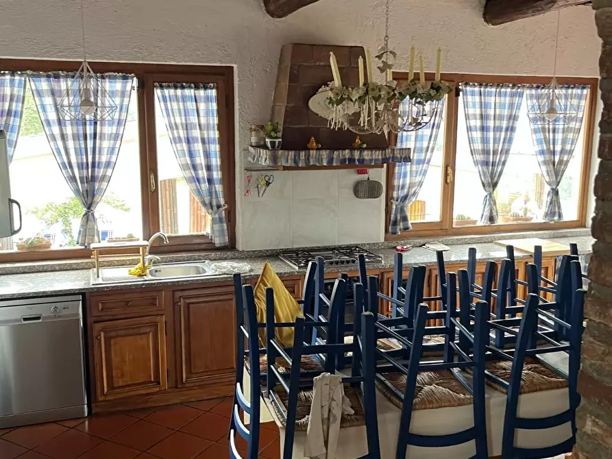 Immagine 11 di Villa in vendita  a Massarosa