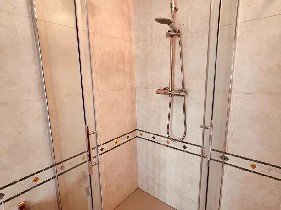 Immagine 12 di Appartamento in vendita  a Cecina