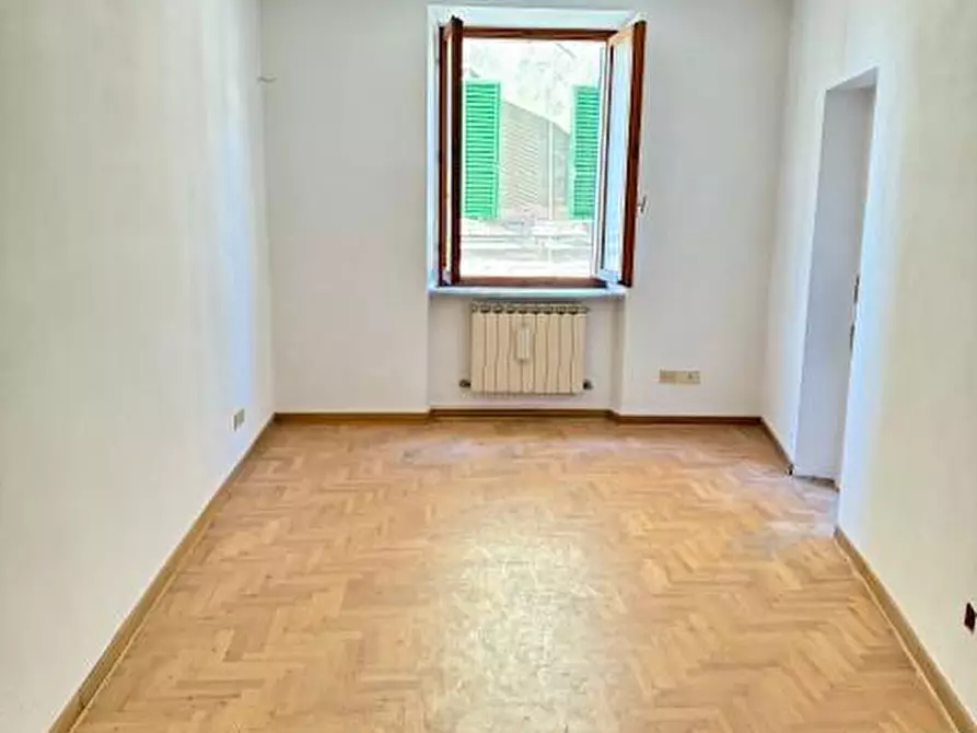 Immagine 7 di Appartamento in vendita  a Siena