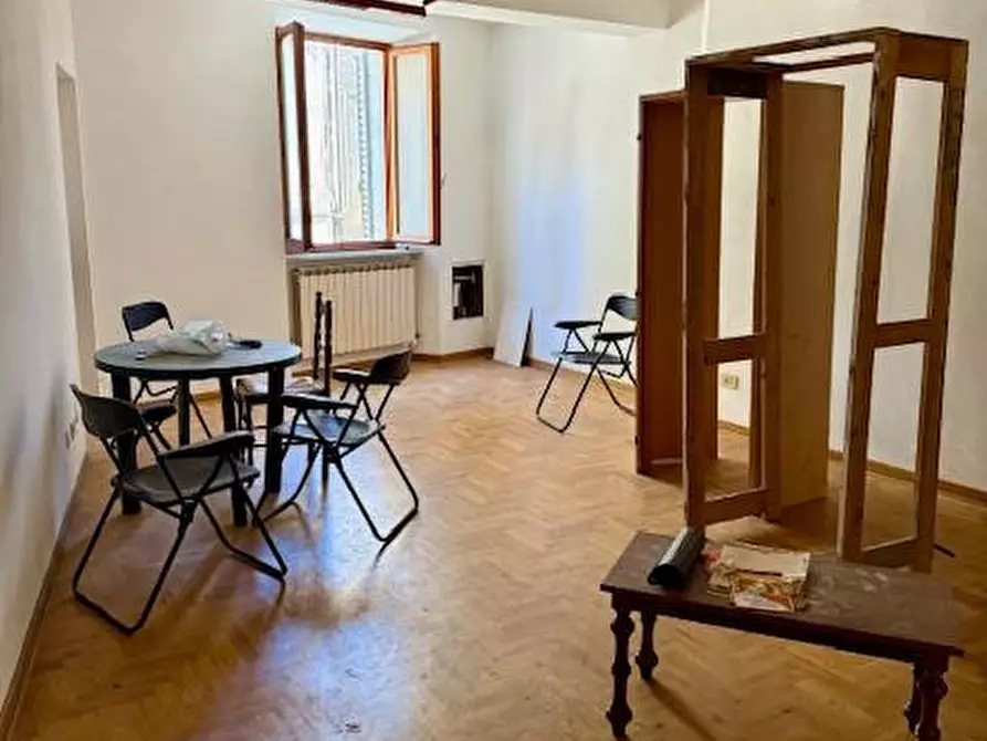 Immagine 2 di Appartamento in vendita  a Siena