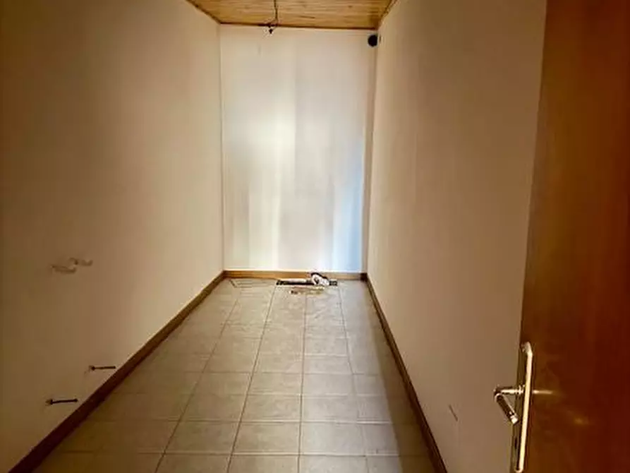 Immagine 8 di Appartamento in vendita  a Siena