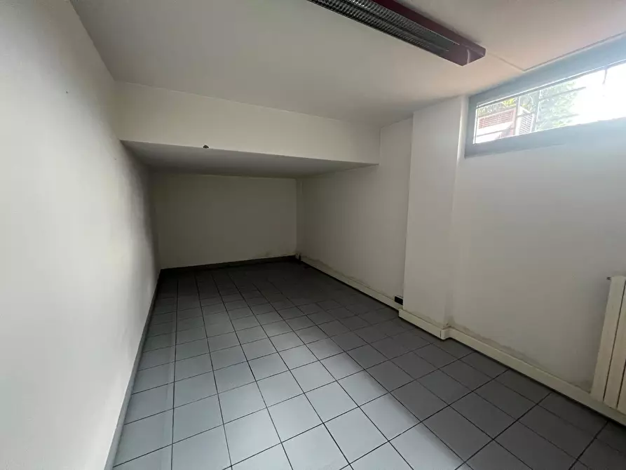 Immagine 13 di Ufficio in vendita  a Empoli