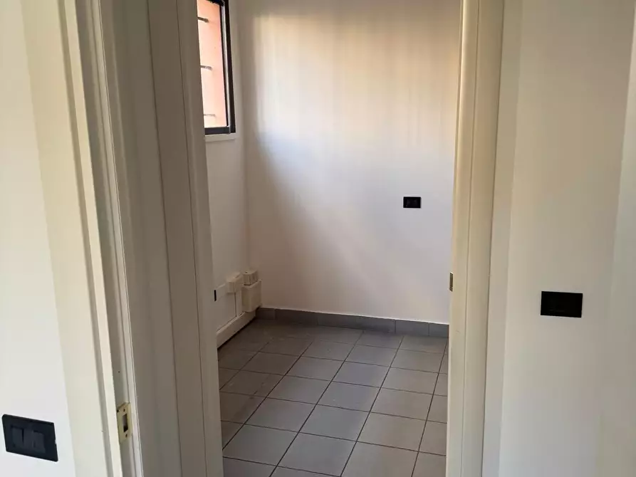 Immagine 8 di Ufficio in vendita  a Empoli