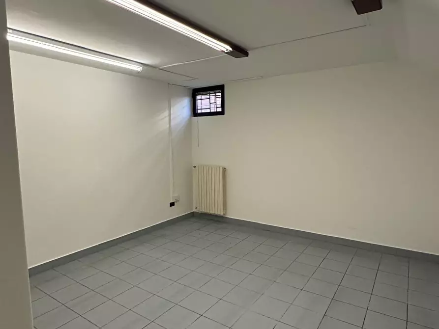 Immagine 9 di Ufficio in vendita  a Empoli