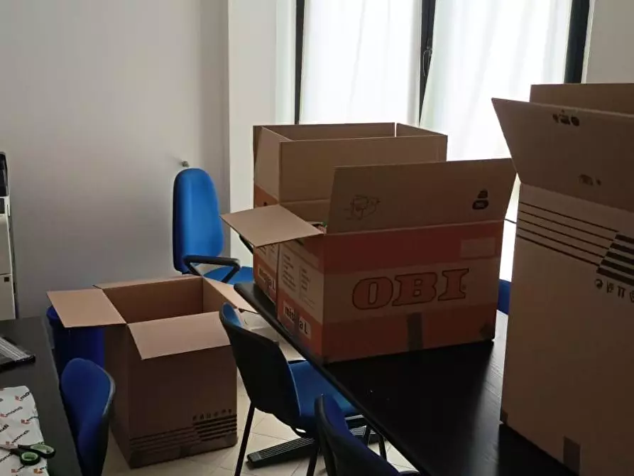 Immagine 3 di Ufficio in affitto  a Cascina
