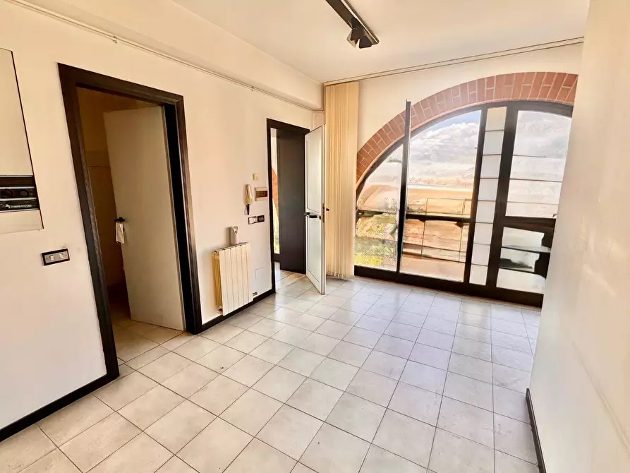 Immagine 2 di Ufficio in affitto  a Ponsacco