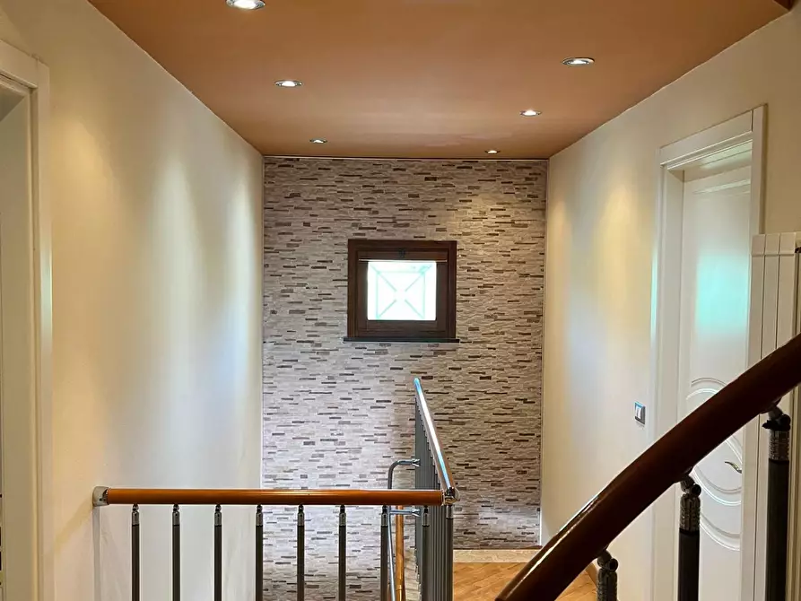 Immagine 9 di Villa in vendita  a San Giuliano Terme