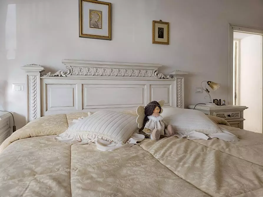 Immagine 10 di Villa in vendita  a Cascina