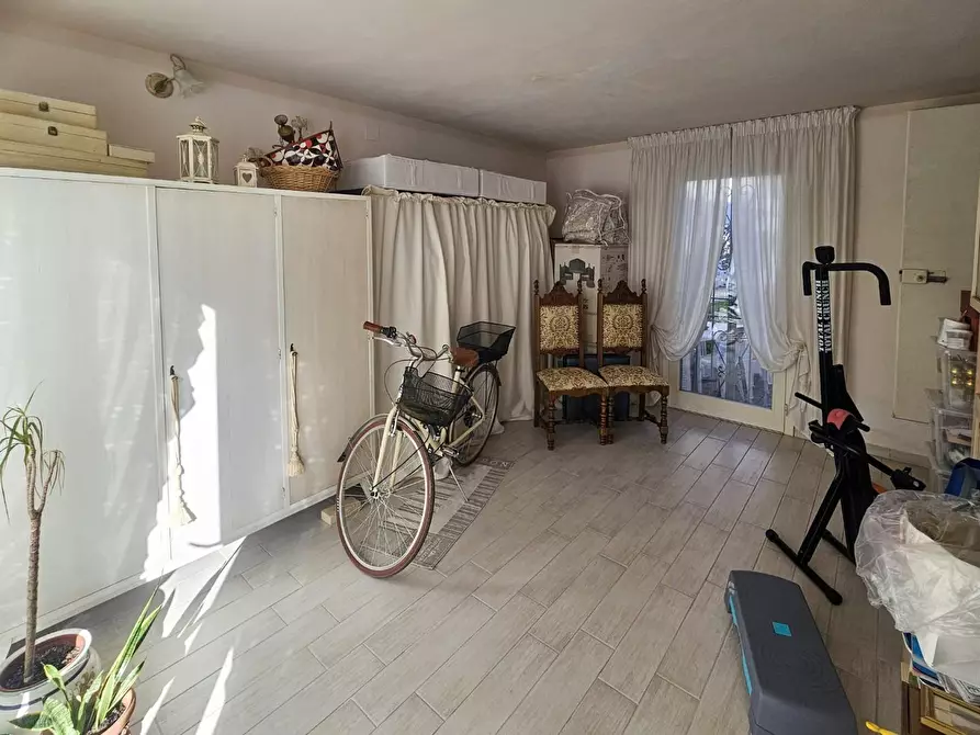 Immagine 18 di Villa in vendita  a Cascina