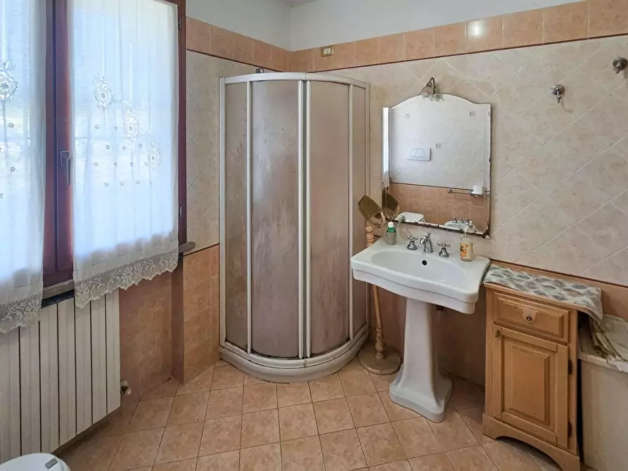 Immagine 8 di Casa bifamiliare in vendita  a Cascina