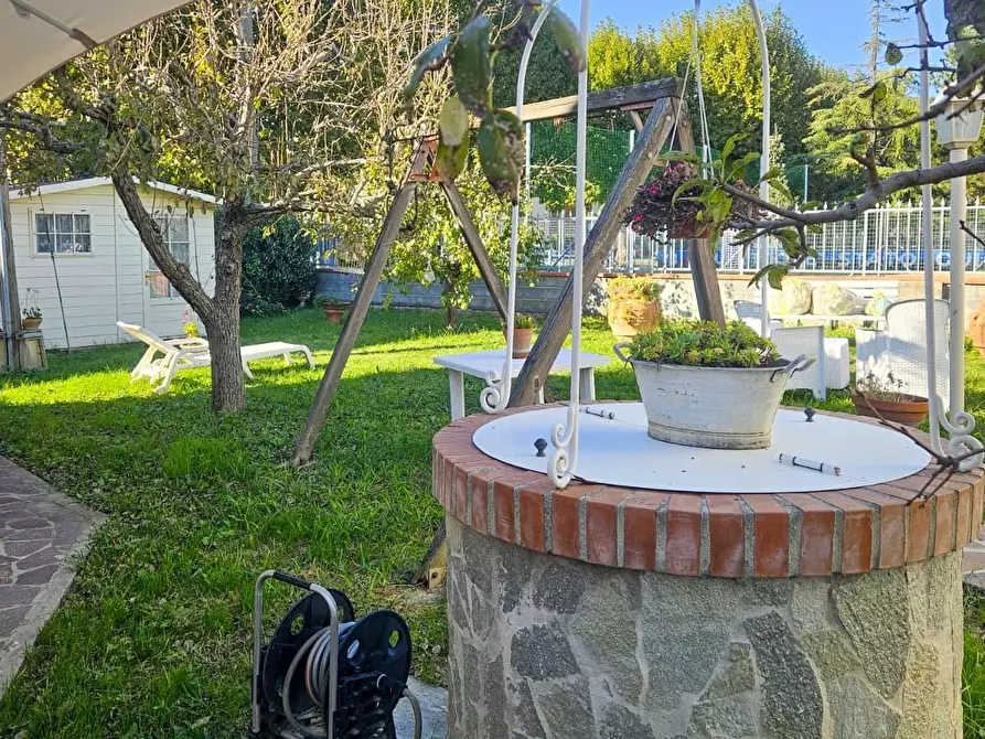 Immagine 2 di Casa bifamiliare in vendita  a Cascina