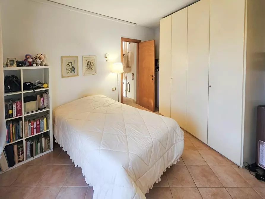 Immagine 9 di Casa bifamiliare in vendita  a Cascina